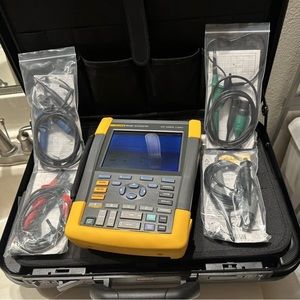 Fluke 190-204 ScopeMeter 2.5GS/s 4 Channel 200MHz Oscilloscope Digital Meter